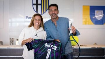 Η Σάκκαρη συναντήθηκε με τον Μπουφόν στην Πάρμα