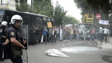 Ιράν: Δύο μέλη των δυνάμεων ασφαλείας σκοτώθηκαν σε διαδηλώσεις