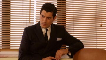 Παράδεισος των κυριών: Ο Ντίνος είναι αποφασισμένος να βρει τους βιολογικούς γονείς του Αριστείδη 