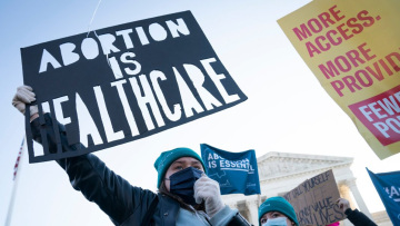 ΗΠΑ: Το μέλλον του χαπιού της άμβλωσης βρίσκεται στα χέρια ενός συντηρητικού δικαστή του Τέξας