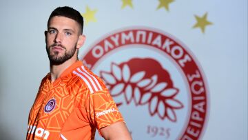Αλέξανδρος Πασχαλάκης: Επέλεξε τη φανέλα του Ολυμπιακού με το Νο9 