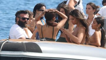 Νταν Μπιλζέριαν: Συνεχίζει τις διακοπές του στη Μύκονο - Φωτογραφίες 