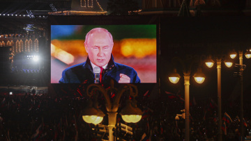 Πόλεμος στην Ουκρανία - «Σόου» Πούτιν στην Κόκκινη Πλατεία: Η νίκη είναι δική μας - Έταξε σχολεία και νοσοκομεία στις περιοχές που προσάρτησε