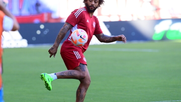 Ολυμπιακός: Η άφιξη και η προθέρμανση του Μαρσέλο 