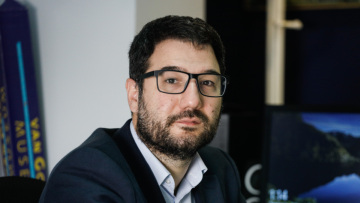 Ηλιόπουλος: Βρέθηκαν τσάντες με χρήματα στο σπίτι της Καϊλή και ο Ανδρουλάκης κάνει επίθεση στον ΣΥΡΙΖΑ