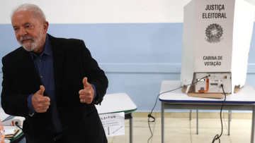 Εκλογές στη Βραζιλία: Πρωτιά για τον Λούλα, ο νικητής θα κριθεί στον 2ο γύρο 