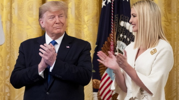 Νέο βιβλίο «καίει» τον Τραμπ: Ήθελε να απολύσει την κόρη του και σκεφτόταν να... ρίξει βόμβες στο Μεξικό!