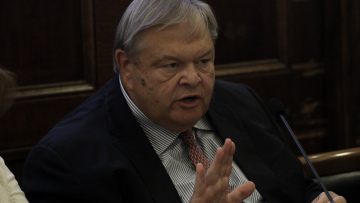 Βενιζέλος: Το πολιτικό σύστημα είναι πολύ στενό, καθυποτάσσει και μαραζώνει τις δυνάμεις της κοινωνίας