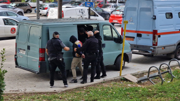 Θεσσαλονίκη: Στα δικαστήρια οι δράστες της ληστείας... φιάσκο - Προκάλεσαν βραχυκύκλωμα και έπεσαν τα ρολά ασφαλείας 