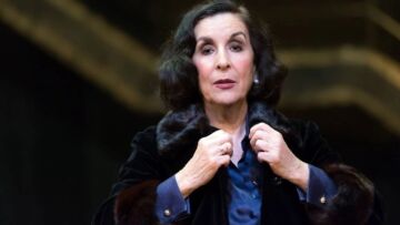 Νένα Μεντή: «Ήμουν παντρεμένη αλλά... την κούναγα την ουρά μου»