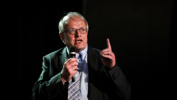 Τσελέντης για τον σεισμό των 5 Ρίχτερ: Με προβληματίζει ότι έχουν τραβηχτεί τα νερά στον Κορινθιακό