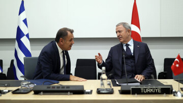 Παναγιωτόπουλος σε Ακάρ: «Η Ελλάδα είναι έτοιμη να παρέχει άμεση βοήθεια στις προσπάθειες διάσωσης»