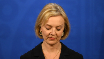 Στριμωγμένη στα σκοινιά η Λιζ Τρας: «Το παιχνίδι έχει τελειώσει», λέει βουλευτής των Συντηρητικών