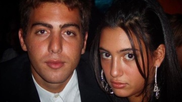 Η Ευγενία Σαμαρά, ο αδερφός της και η φωτογραφία από τα παλιά