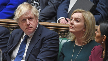 Μεγάλη Βρετανία: To 55% των Συντηρητικών δείχνουν την... έξοδο στην Τρας και το 32% θέλει πίσω τον Τζόνσον 