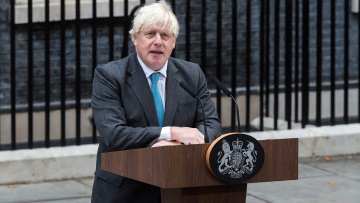 Παραιτήθηκε η Λιζ Τρας: Ο Μπόρις Τζόνσον σκοπεύει να διεκδικήσει ξανά την πρωθυπουργία