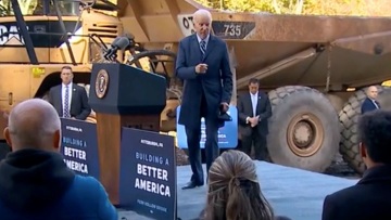 Ο Μπάιντεν τα έχασε πάλι έπειτα από ομιλία του – Δεν γνώριζε πού να πάει