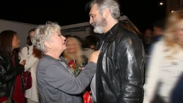 Τάνια Τσανακλίδου - Άλκης Κούρκουλος: Η σφιχτή αγκαλιά τους, δεκαετίες μετά το χωρισμό τους - Φωτογραφίες