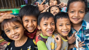 Ινδονησία: Τουλάχιστον 133 παιδιά πέθαναν από σιρόπια με επικίνδυνες χημικές ουσίες