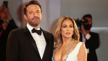 Τζένιφερ Λόπεζ - Φήμες για διαζύγιο: Δεν αντέχει άλλο την ακαταστασία και το κάπνισμα του Μπεν Άφλεκ