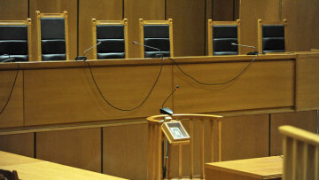 Δικαστές: Οι δηλώσεις του Φαραντούρη «προσβάλλουν τους ανώτατους δικαστές»