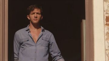 Μαύρο Ρόδο: Το νέο τραγούδι της σειράς έχει τίτλο «Το Σ’ Αγαπώ Είναι Φωτιά»