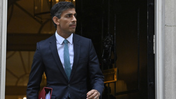 Μεγάλη Βρετανία: Υπέρ του «βιολογικού φύλου» ο Σούνακ - Τι αλλάζει στη νομοθεσία για τους τρανς