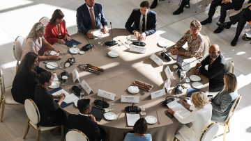 Βασιλικό ζεύγος Ολλανδίας: Έδωσε το παρών σε συζήτηση για την καταπολέμηση της οικογενειακής βίας στο ΚΠΣΙΝ