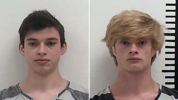 Δύο έφηβοι στην Αϊόβα σκότωσαν τη δασκάλα τους γιατί έβαλε χαμηλό βαθμό