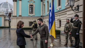 Μηνύματα Σακελλαροπούλου από το Κίεβο: Η ρωσική επίθεση στην Ουκρανία μας αφορά όλους 