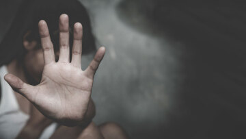 Βιασμός 12χρονης: Το θύμα αναγνώρισε τον οίκο ανοχής στον Κολωνό που την πήγαινε ο Μίχος