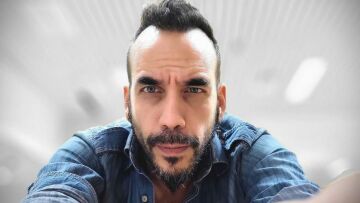 Πάνος Μουζουράκης: «Ο μόνος λόγος που κάθισα και δεν έφυγα είναι γιατί περιμένατε τόση ώρα και σας λυπήθηκα»