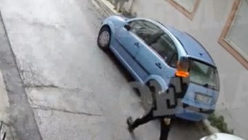 Ίλιον: 20 χρόνος σωριάζει ηλικιωμένη και της τραβά την αλυσίδα από το λαιμό - Δείτε βίντεο