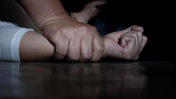 Κρήτη: Ισόβια στον 32χρονο που βίαζε και χτυπούσε την 9χρονη κόρη της συντρόφου του