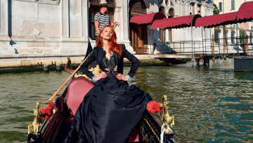 Έβελυν Καζαντζόγλου: Ο γύρος του κόσμου με την top influencer