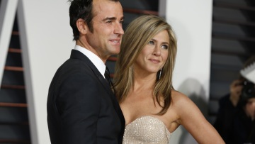 Τζάστιν Θερού: Η αντίδραση του ηθοποιού στην αποκάλυψη της Τζένιφερ Άνιστον για τις εξωσωματικές