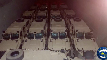 Επιχείρηση «Ειρήνη»: Μπλόκο σε φορτίο με στρατιωτικά οχήματα για τη Λιβύη