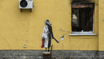 Πόλεμος στην Ουκρανία: Επτά νέα έργα του Banksy σε ερείπια βομβαρδισμένων κτιρίων - Δείτε φωτογραφίες