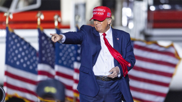 Το Facebook και το Instagram θα επαναφέρουν τον Τραμπ