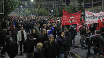 Πολυτεχνείο: Ειρηνική η πορεία στην Αθήνα - Άνοιξαν οι δρόμοι