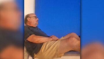 Ο Αντώναρος «ξαναχτυπά» και καλεί τον Μητσοτάκη να παραιτηθεί για... αρπαγή της Δημοκρατίας και της πρωθυπουργίας