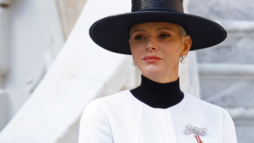 Η πριγκίπισσα Σαρλίν λαμπερή «πρωταγωνίστρια» στην εθνική γιορτή του Μονακό