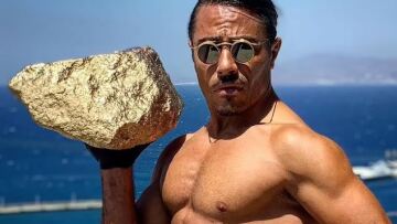 Salt Bae: O Νουσρέτ απάντησε με μια «χρυσή» μπριζόλα στην κριτική για τον λογαριασμό των 161.000 ευρώ