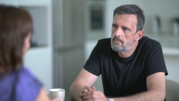 Στο «Μαύρο Ρόδο» η σχέση του Θέμη και της Αγγελικής είναι σε τεντωμένο σχοινί
