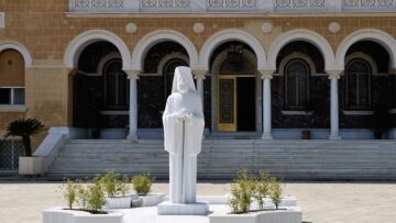 Κύπρος: Έξι Μητροπολίτες υποψήφιοι για τη θέση του Αρχιεπισκόπου
