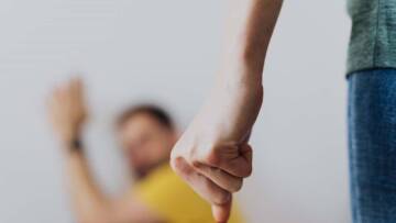 Δυο 16χρονοι επιτέθηκαν σε συμμαθητή τους στη Νέα Ερυθραία