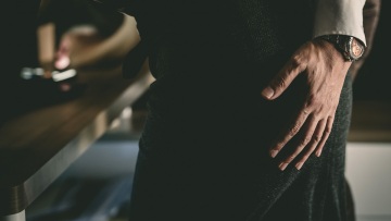 Οι συμπεριφορές σεξουαλικής παρενόχλησης στο χώρο εργασίας που πολλοί άντρες θεωρούν «αθώες»