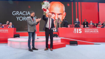 Επίτιμος πρόεδρος της Σοσιαλιστικής Διεθνούς ο Γιώργος Παπανδρέου