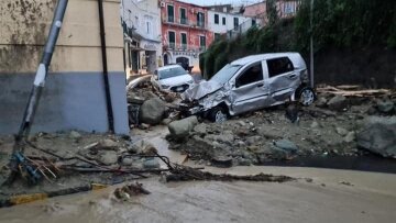 Χαοτικές εικόνες στην Ιταλία: Στους έξι ανέβηκε ο αριθμός των νεκρών μετά τις πλημμύρες - Ανάμεσά τους και νεογέννητο