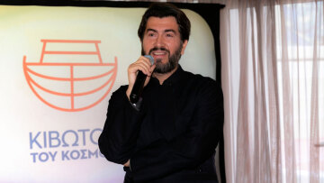 Κιβωτός του Κόσμου: «Δεν έχω ακουμπήσει ποτέ παιδί, ποιος κρύβεται πίσω από τις επιθέσεις;» λέει τώρα ο πατέρας Αντώνιος